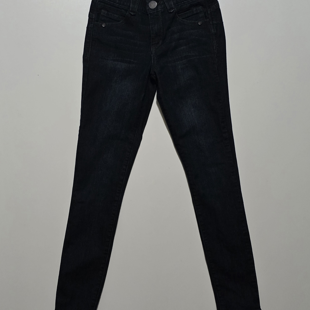 Women's Dark Wash Democracy Skinny Jeans. Size 2